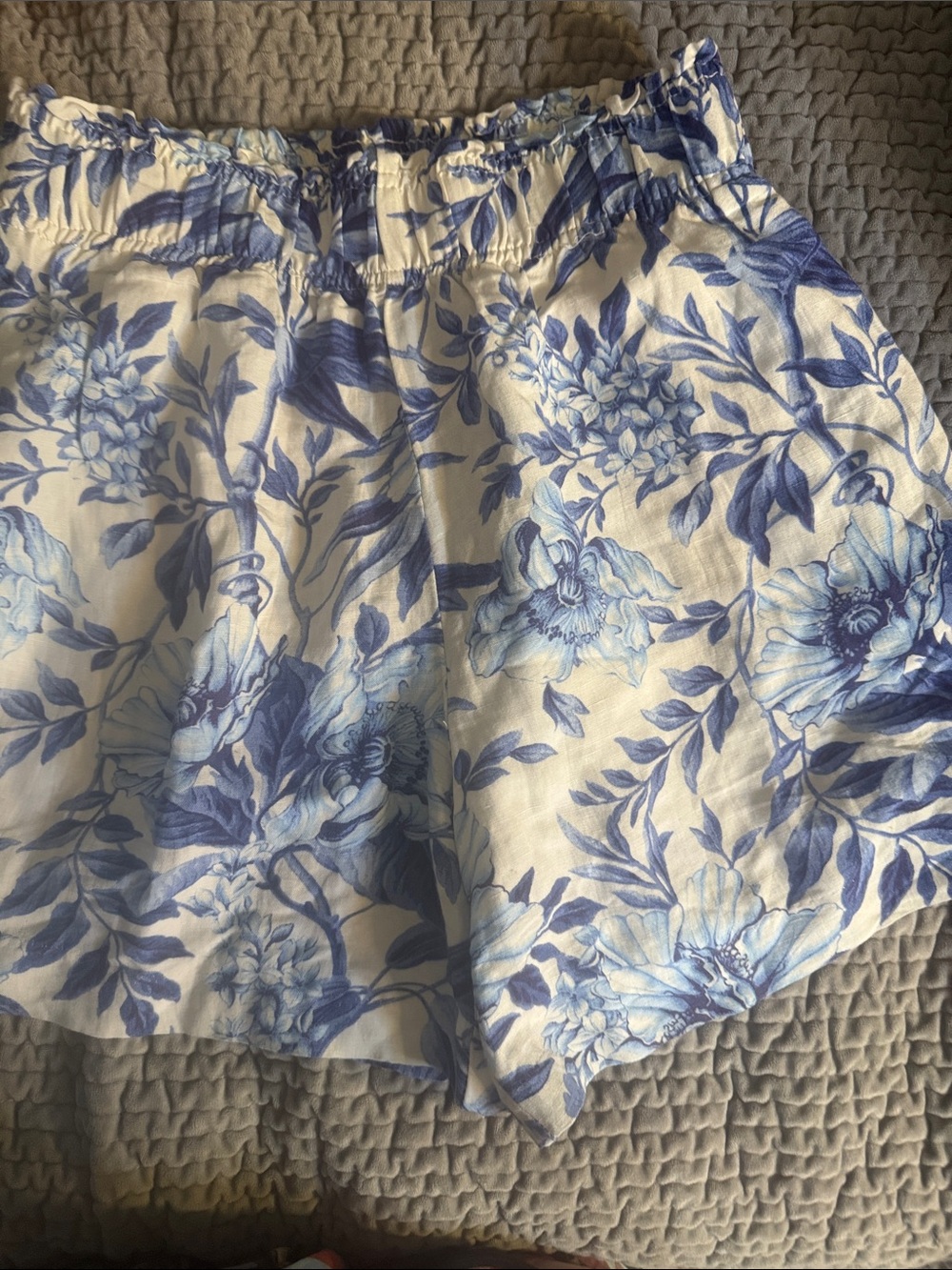 H&M White and Blue Floral High-Waist Women’s Shorts